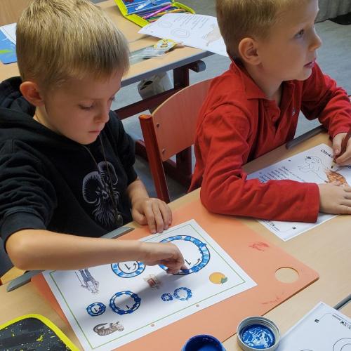 Fingerfarben im Einsatz.