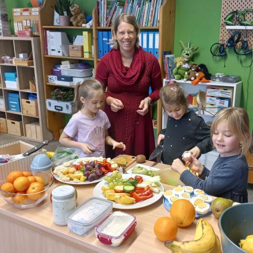 Obst, Gemüse und sogar ein Dip!