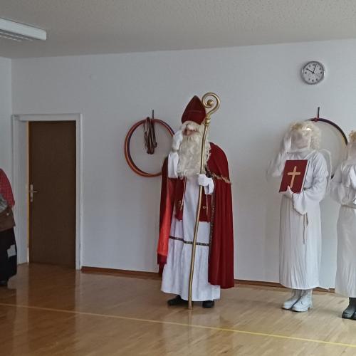 Der Nikolaus und sein Team