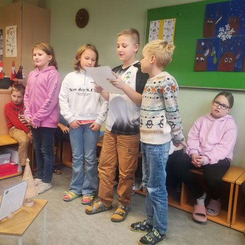 Wir wünschen Glück und Gesundheit. 