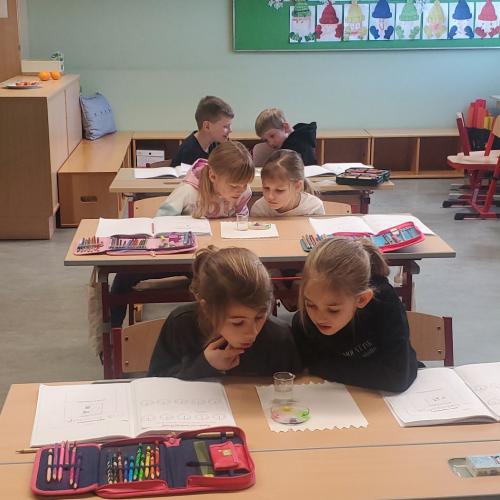 Alle warten gespannt!