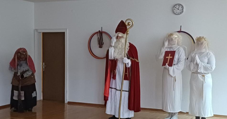 Der Nikolaus und sein Team